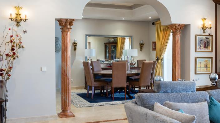 Image No.5-8 Bed Villa for sale