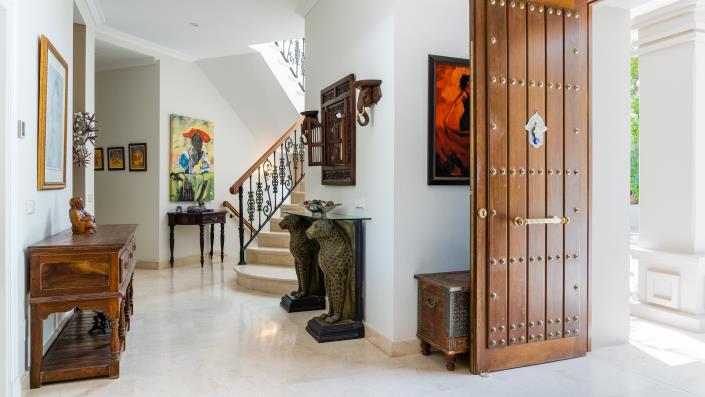 Image No.12-8 Bed Villa for sale