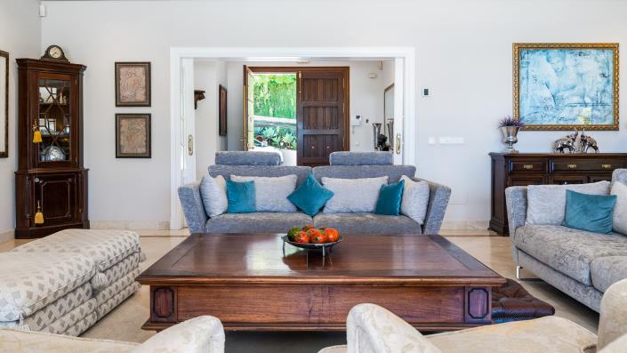 Image No.18-8 Bed Villa for sale