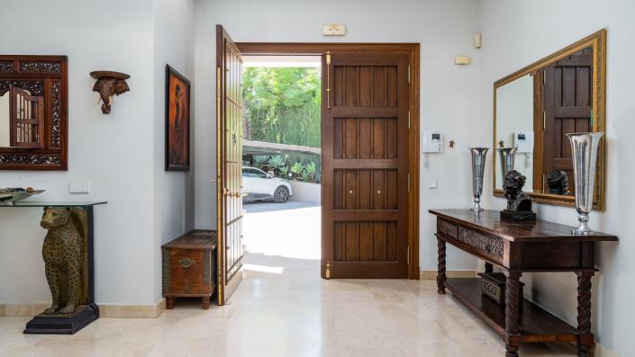 Image No.21-8 Bed Villa for sale