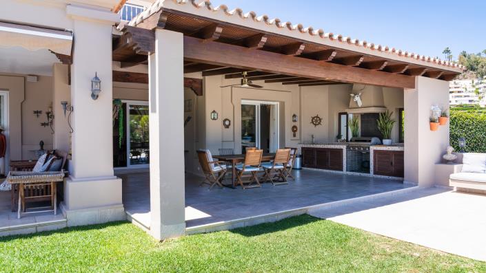 Image No.26-8 Bed Villa for sale