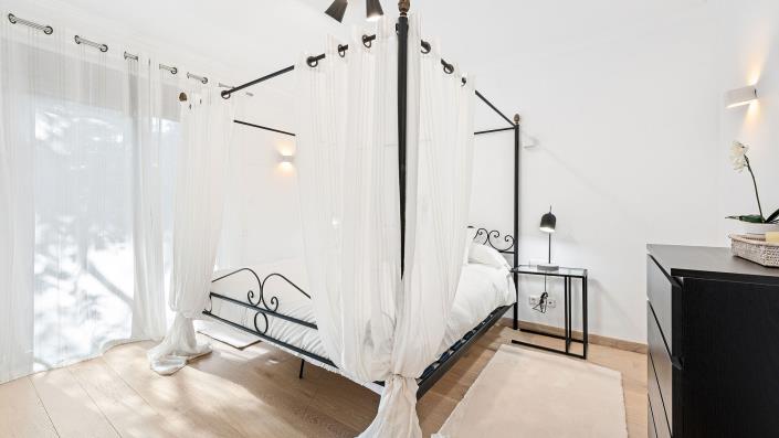 Image No.12-6 Bed Villa for sale