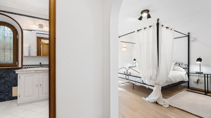 Image No.15-6 Bed Villa for sale