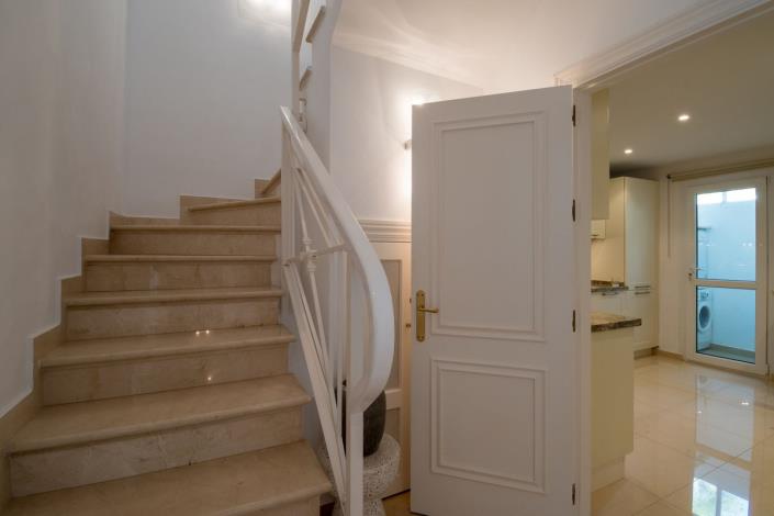 Image No.21-3 Bed Townhouse for sale