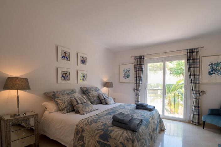 Image No.23-3 Bed Townhouse for sale