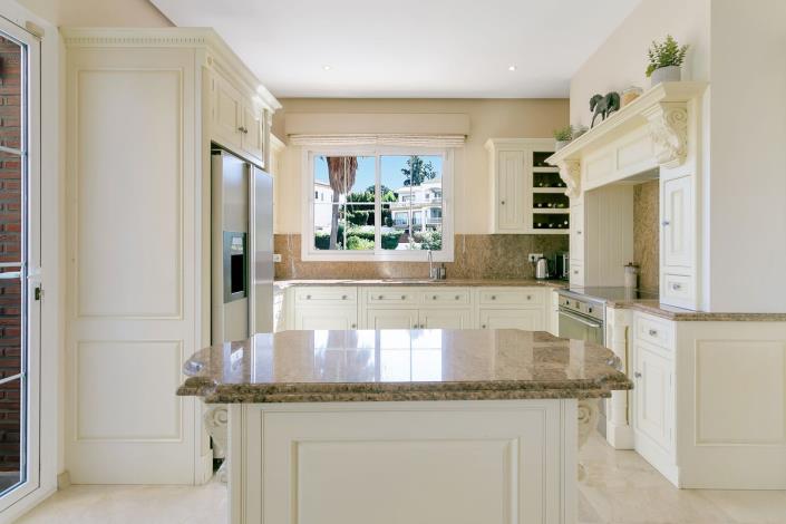 Image No.7-6 Bed Villa for sale