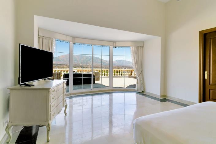 Image No.15-6 Bed Villa for sale