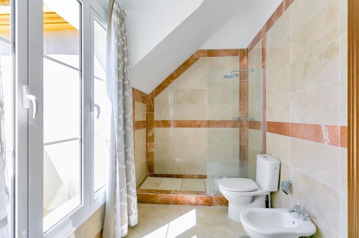 Image No.57-6 Bed Villa for sale