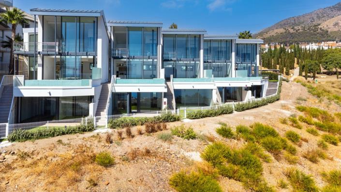 Image No.37-5 Bed Townhouse for sale