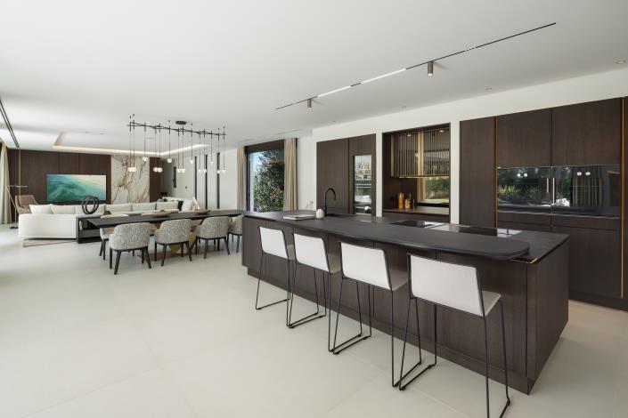 Image No.18-6 Bed Villa for sale