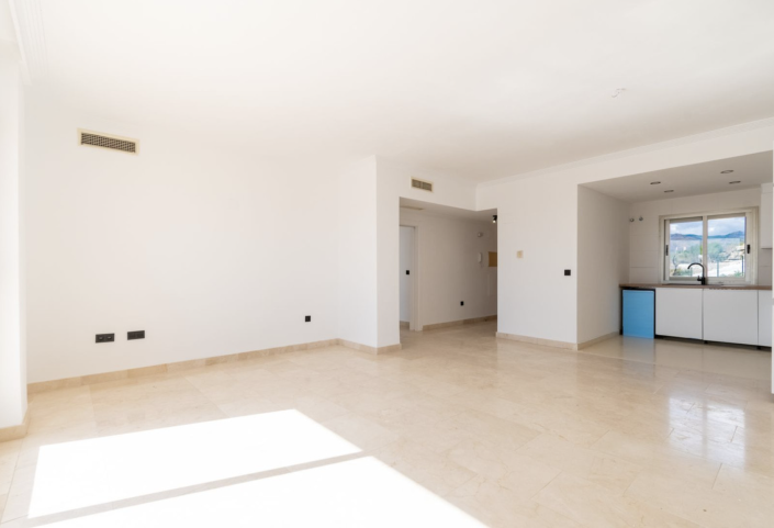 Image No.8-2 Bed Apartment for sale