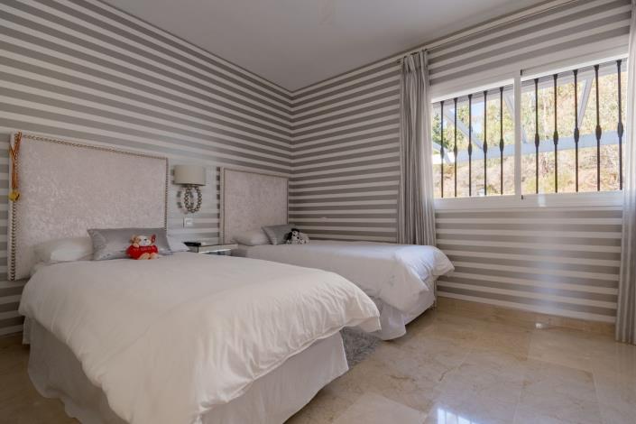 Image No.16-3 Bed Townhouse for sale