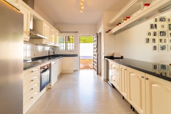 Image No.30-4 Bed House/Villa for sale