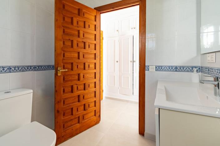 Image No.41-4 Bed House/Villa for sale