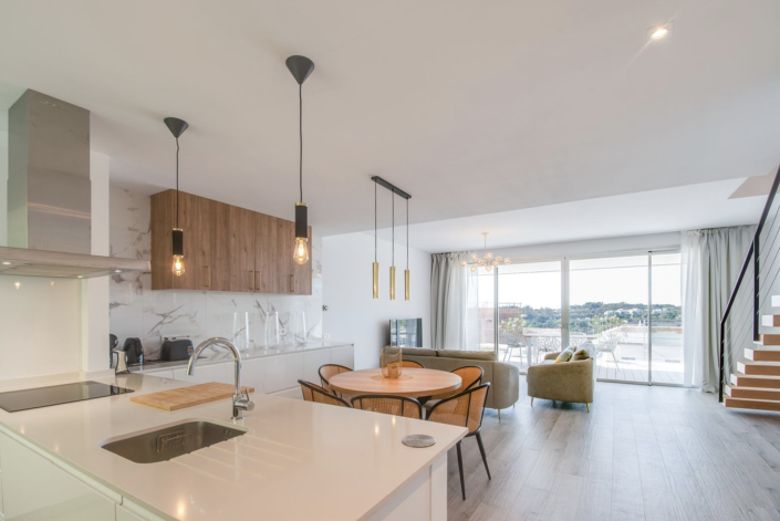 Image No.11-3 Bed Townhouse for sale