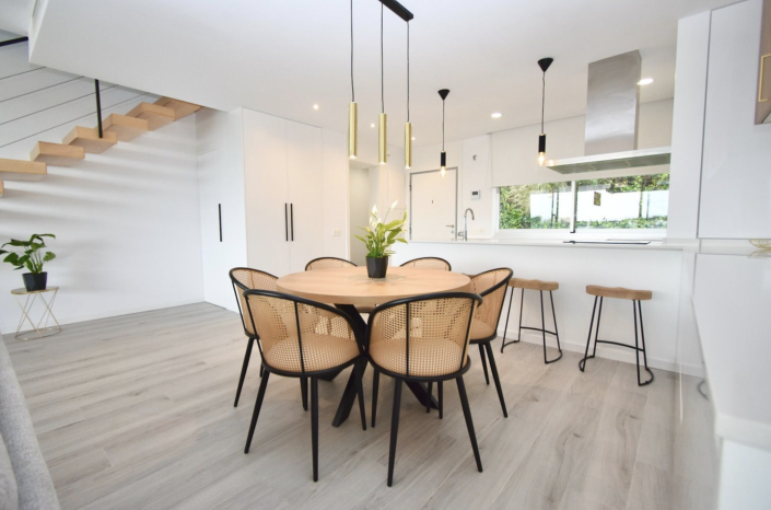 Image No.14-3 Bed Townhouse for sale