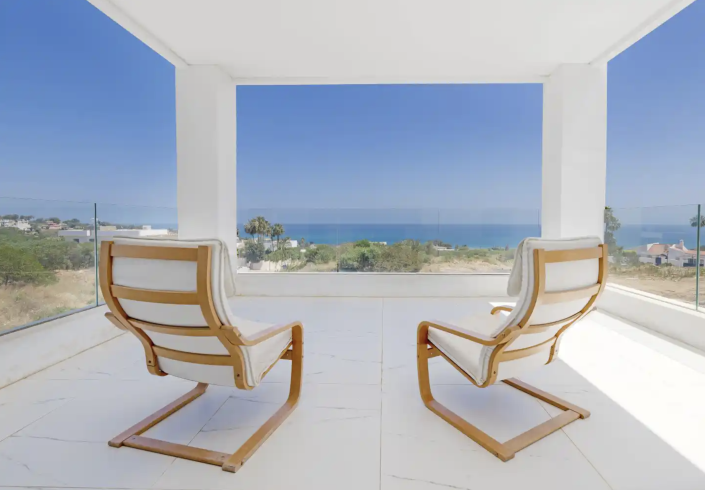 Image No.1-4 Bed Villa / Detached for sale