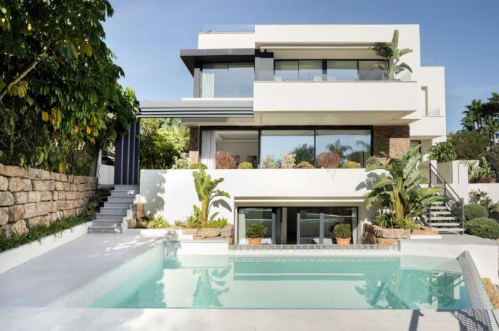 Image No.1-Villa de 4 chambres à vendre à Estepona