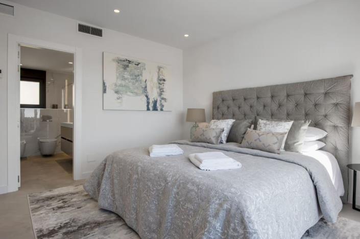 Image No.7-5 Bed House/Villa for sale