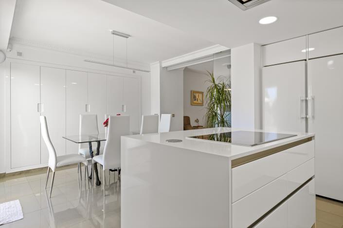 Image No.19-3 Bed Townhouse for sale