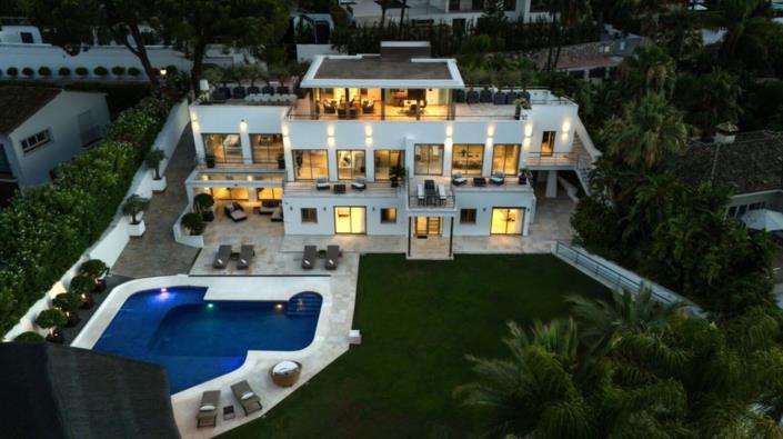 Image No.36-Villa de 7 chambres à vendre à Nueva Andalucia