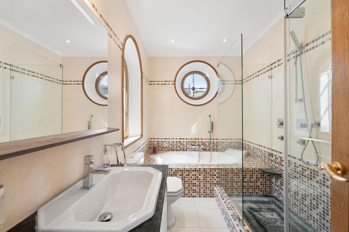 Image No.23-6 Bed Villa for sale