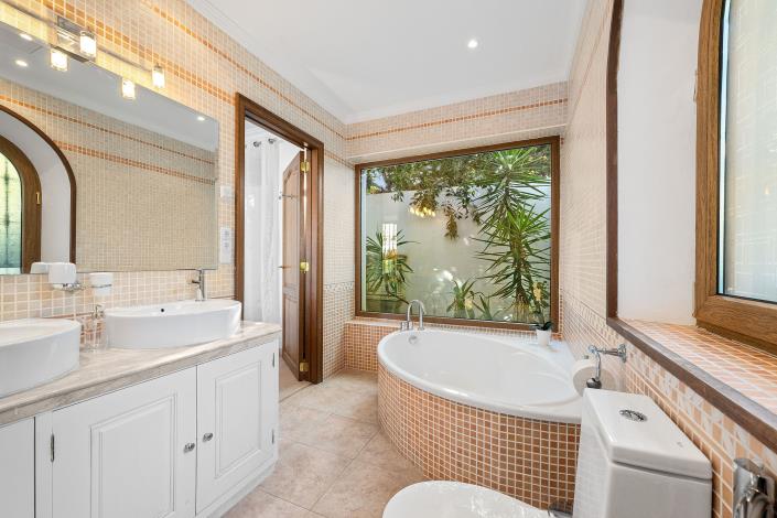 Image No.44-6 Bed Villa for sale