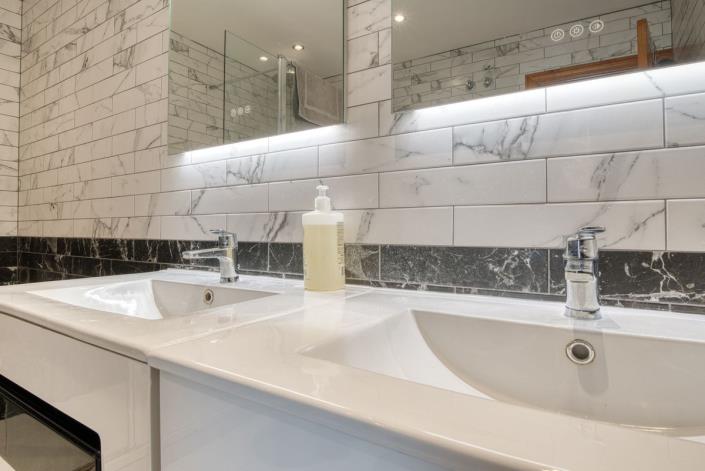 Image No.34-5 Bed Villa for sale