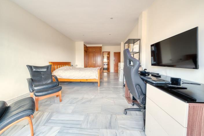 Image No.40-5 Bed Villa for sale