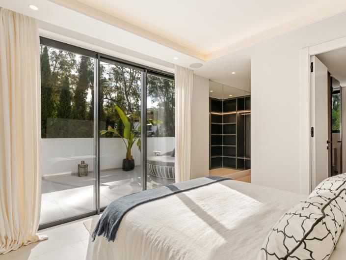 Image No.20-5 Bed Villa for sale