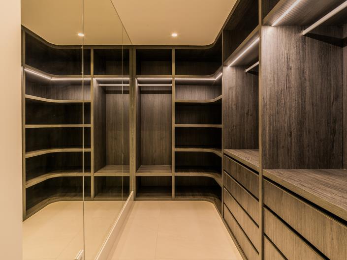 Image No.48-5 Bed Villa for sale