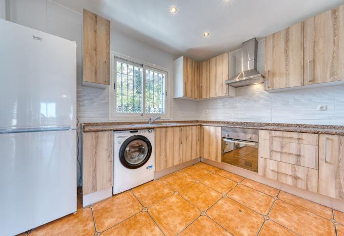 Image No.6-5 Bed Townhouse for sale