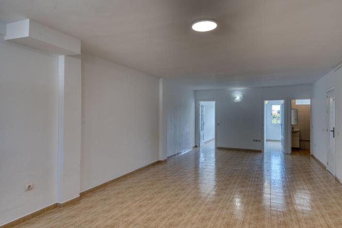 Image No.14-5 Bed Townhouse for sale