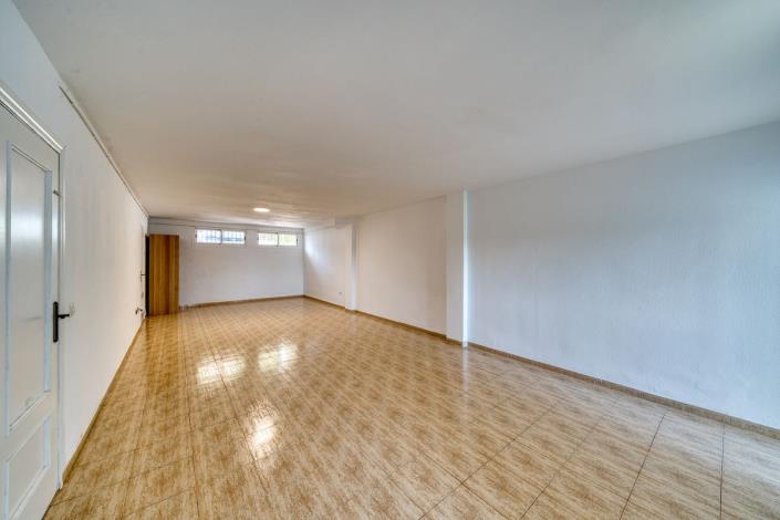 Image No.21-5 Bed Townhouse for sale