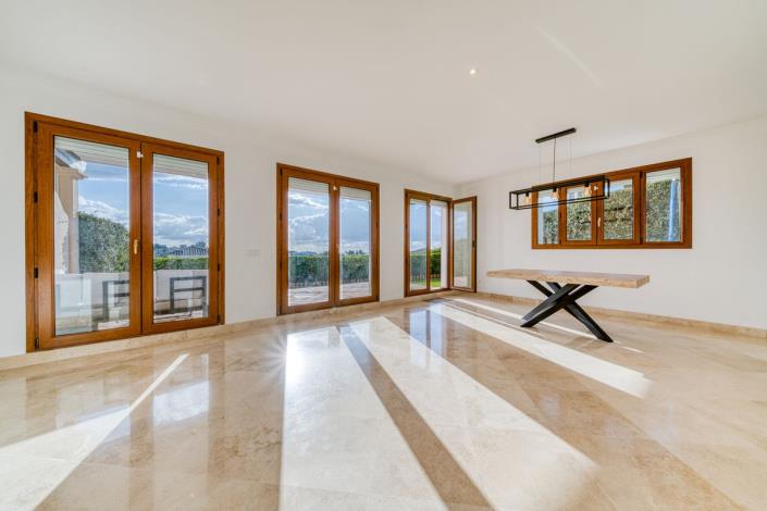 Image No.9-3 Bed Semi-Detached for sale