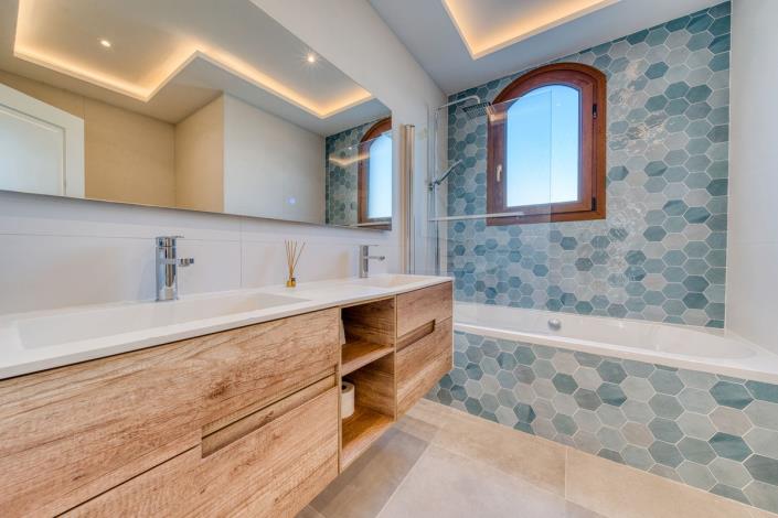 Image No.24-3 Bed Semi-Detached for sale