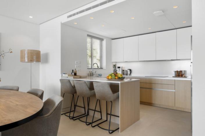 Image No.24-3 Bed Apartment for sale