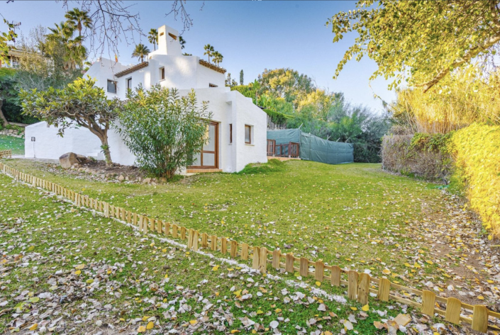 Image No.1-2 Bed Villa / Detached for sale