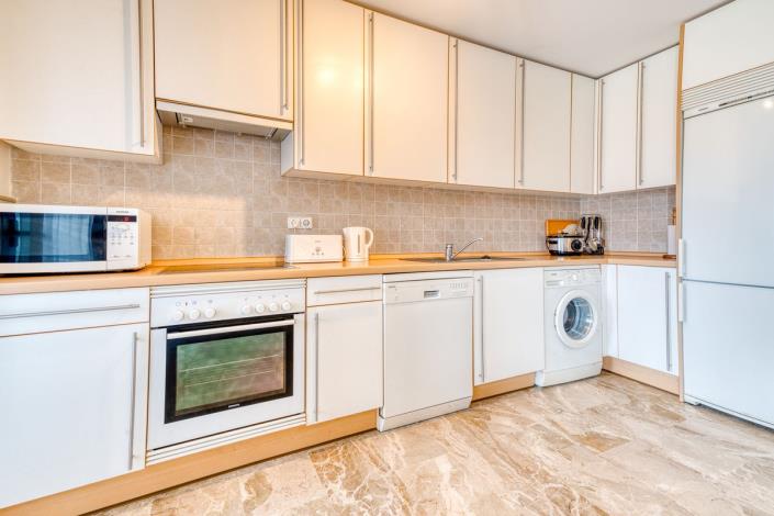 Image No.7-Appartement de 2 chambres à vendre à Estepona