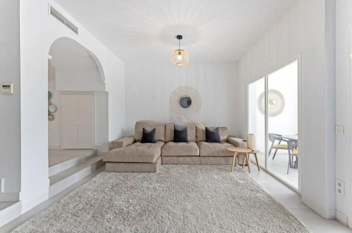 Image No.25-3 Bed Townhouse for sale