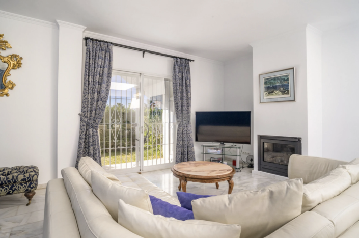 Image No.6-3 Bed Villa / Detached for sale