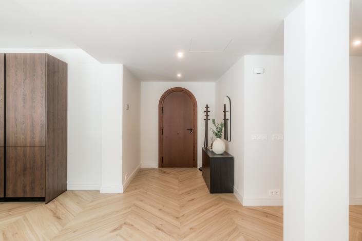 Image No.8-4 Bed Apartment for sale