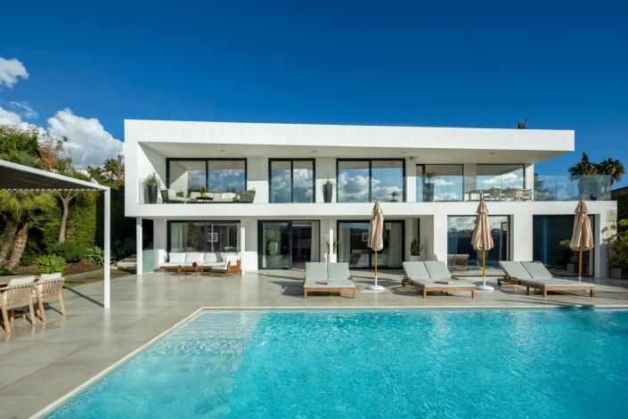 Image No.1-6 Bed Villa for sale