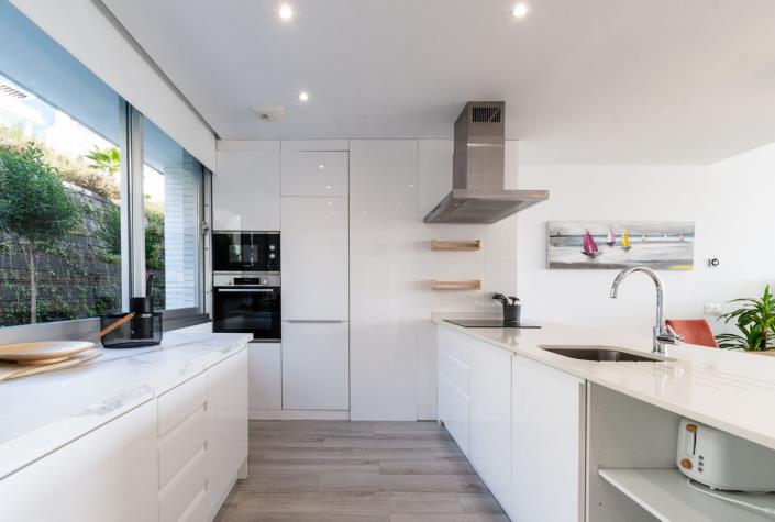 Image No.12-3 Bed Townhouse for sale