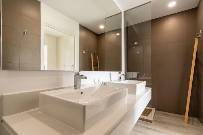 Image No.30-3 Bed Townhouse for sale