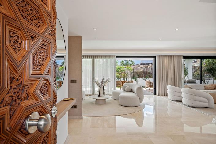 Image No.5-5 Bed Villa for sale