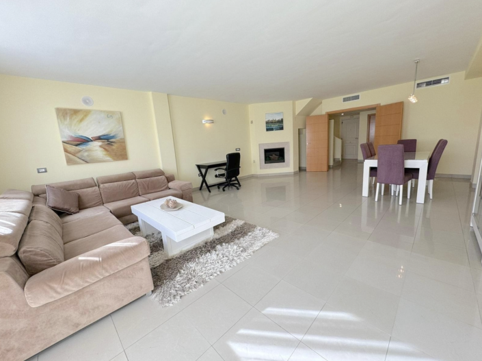 Image No.8-Maison de ville de 3 chambres à vendre à Estepona