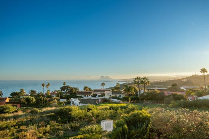Image No.1-4 Bed Villa for sale