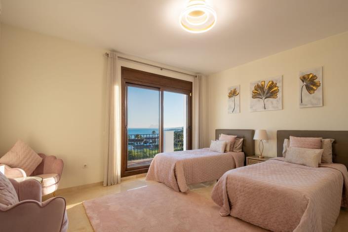 Image No.25-Villa de 4 chambres à vendre à San Roque