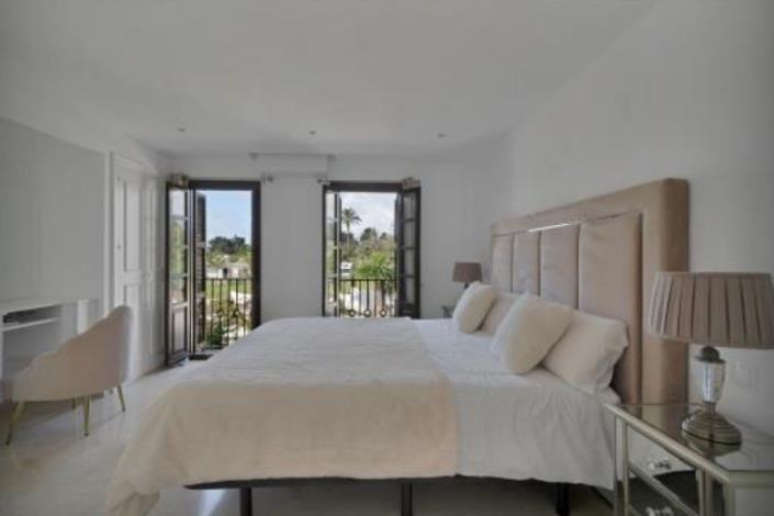 Image No.6-4 Bed Townhouse for sale